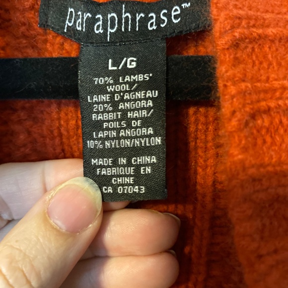 Paraphrase short hooded sweater size L - Picture 2 of 3